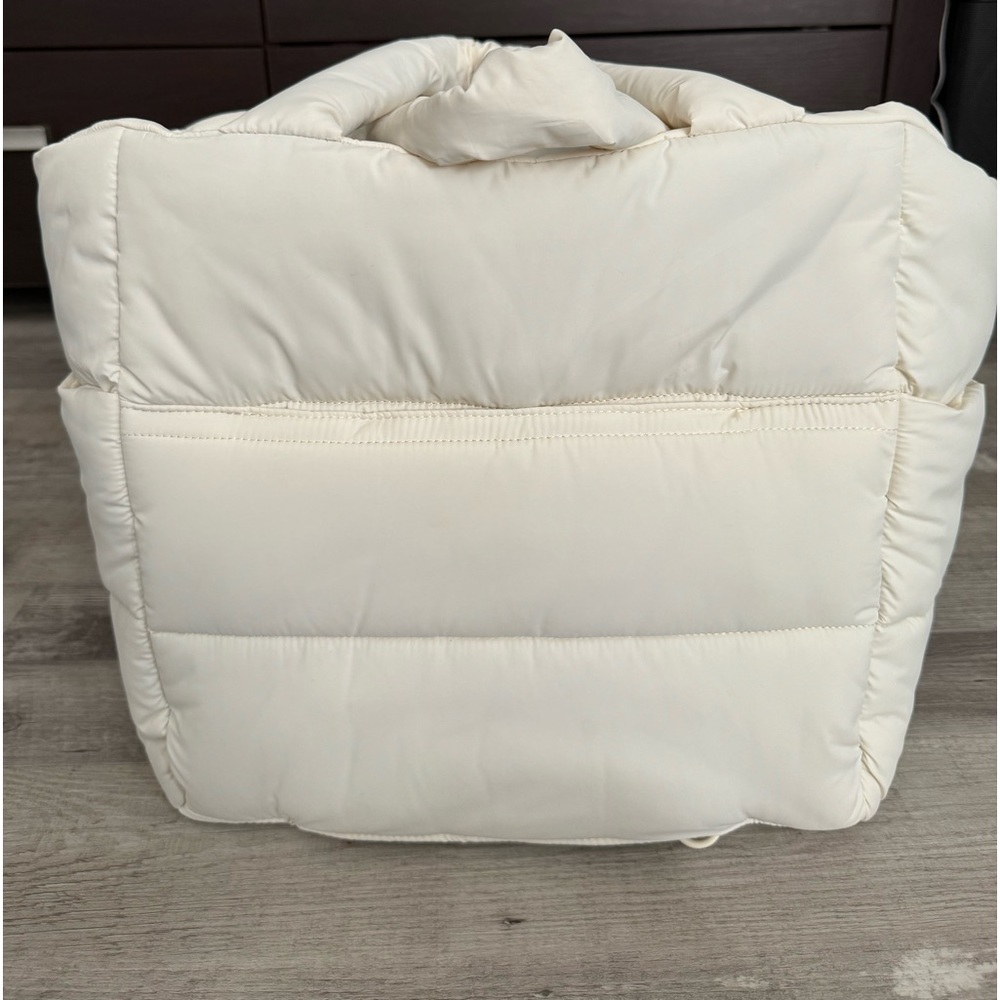Thacker puffy  travel bag.